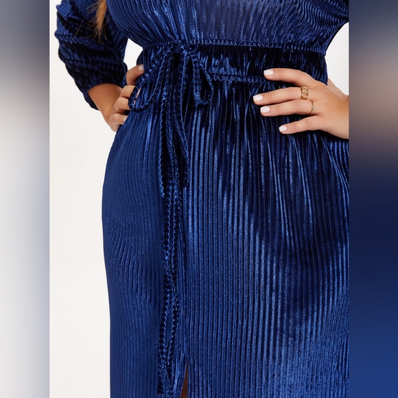 Drawstring Waist Split Velvet Midi Dress - Picture 3 of 3